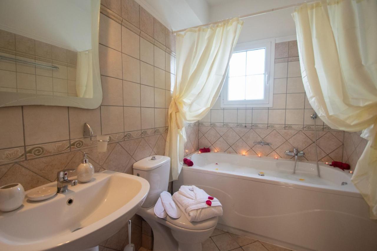 Luxury Villa Vanato & Pool Koukounaria ภายนอก รูปภาพ